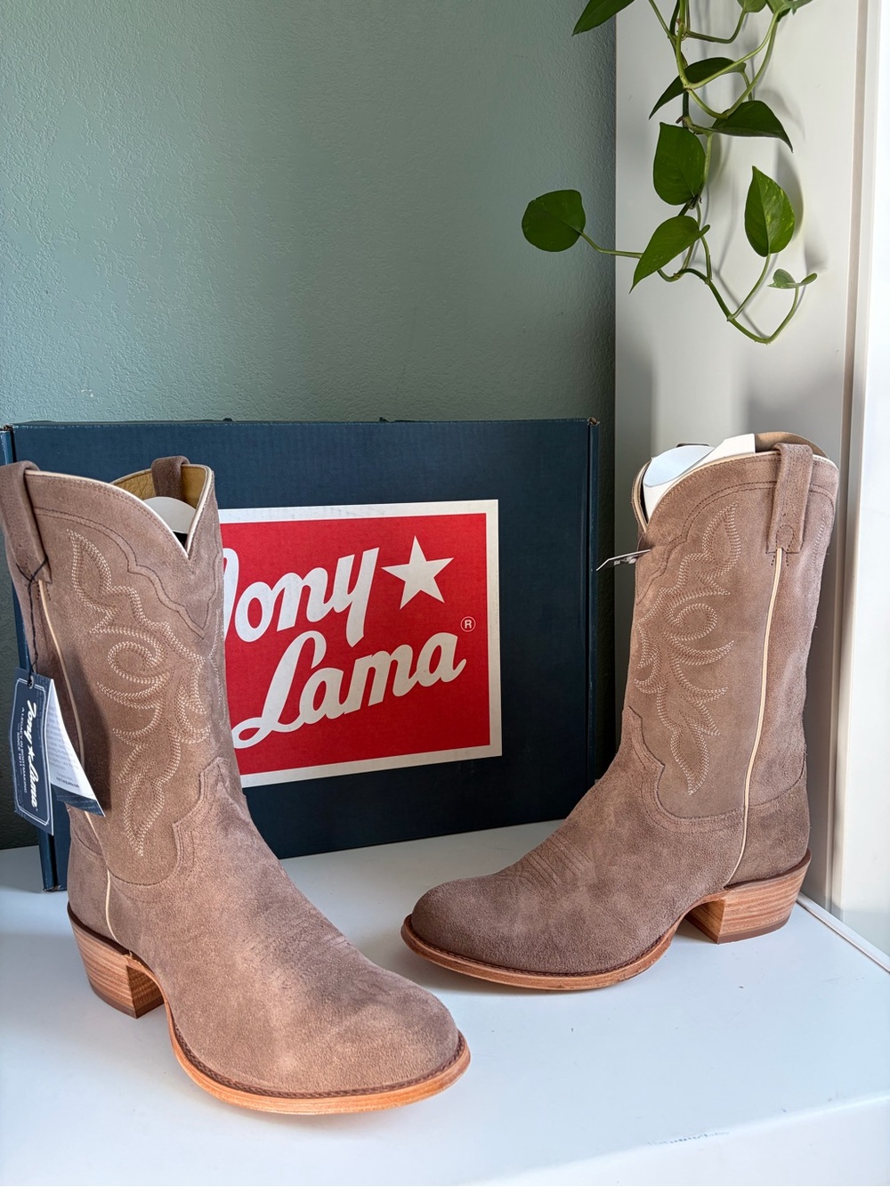 Tony Lama Taupe Suede Cowboy Boots 11 ee